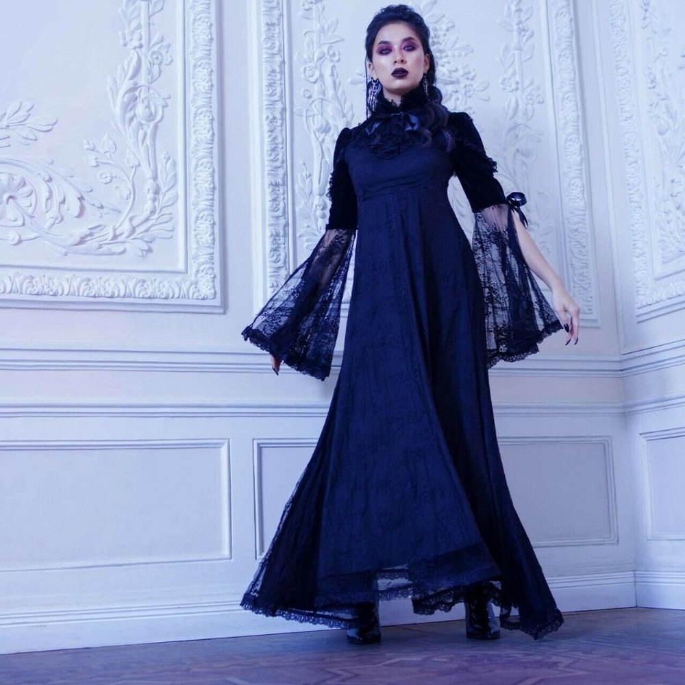 KILLSTAR Countess maxi dress NWT Size Small - Picture 1 of 4
